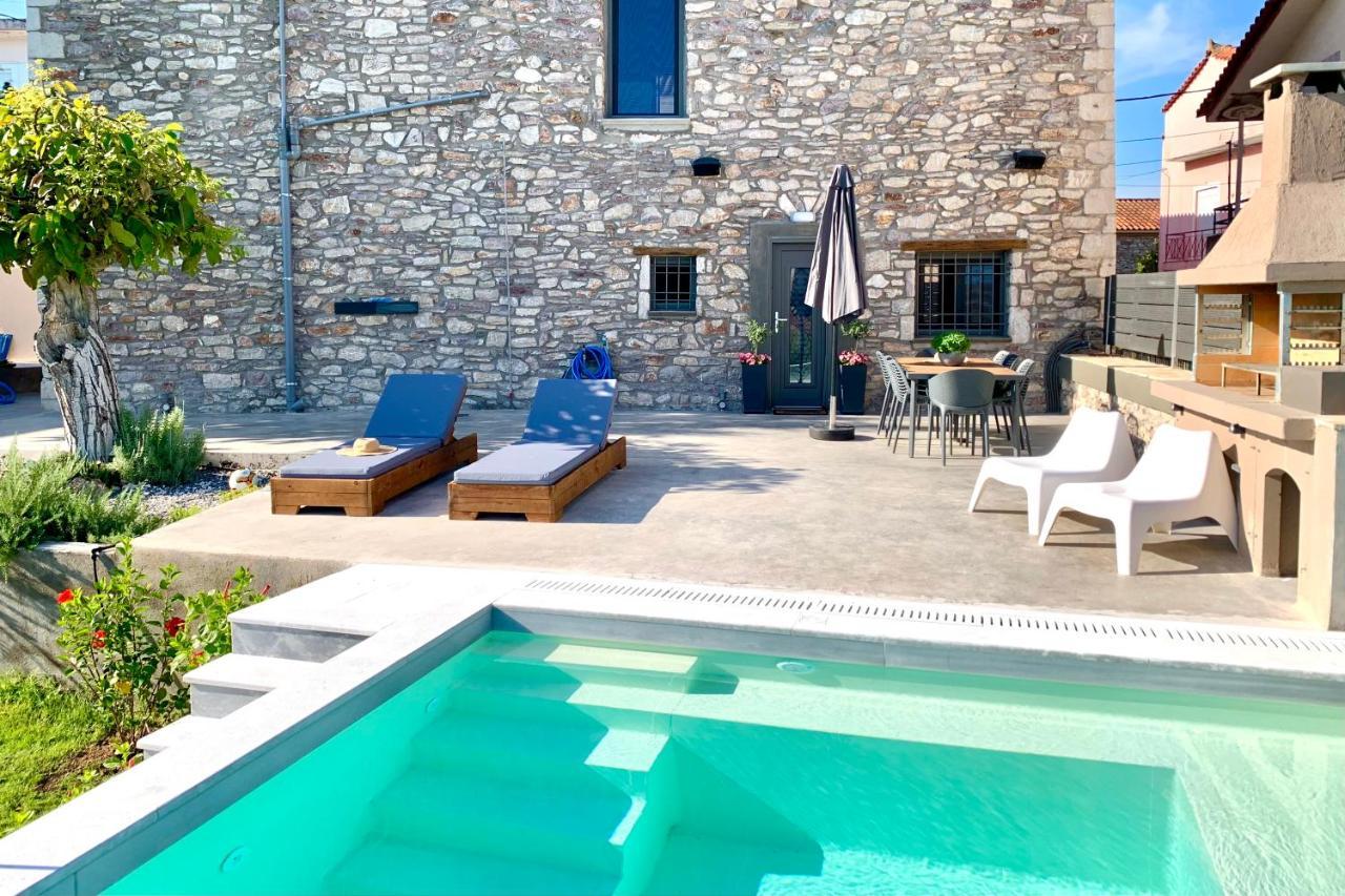 The Backyard Villa *